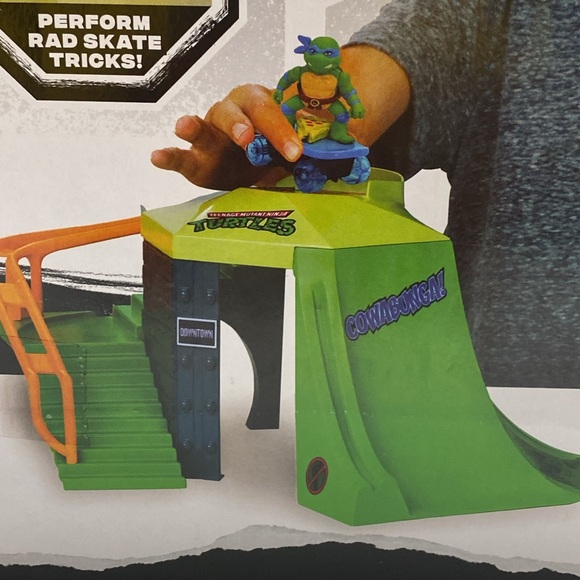 TEENAGE MUTANT NINJA TURTLES MINI MADNESS SKATE PARK - Picture 13 of 16